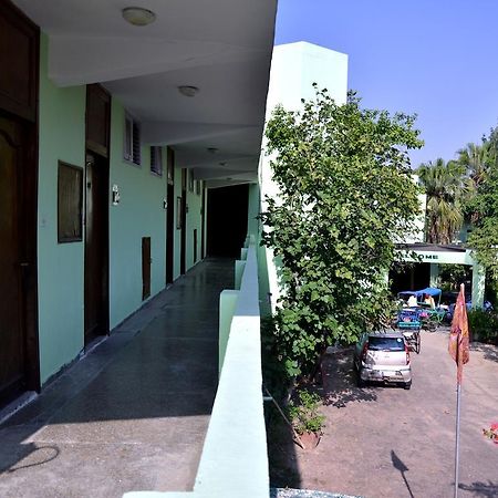 Hotel Bharatpur Ashok Exterior foto