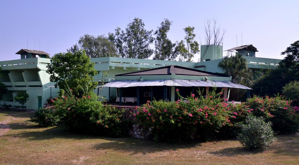 Hotel Bharatpur Ashok Exterior foto