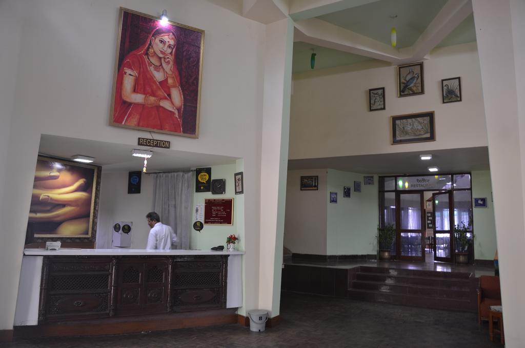 Hotel Bharatpur Ashok Exterior foto